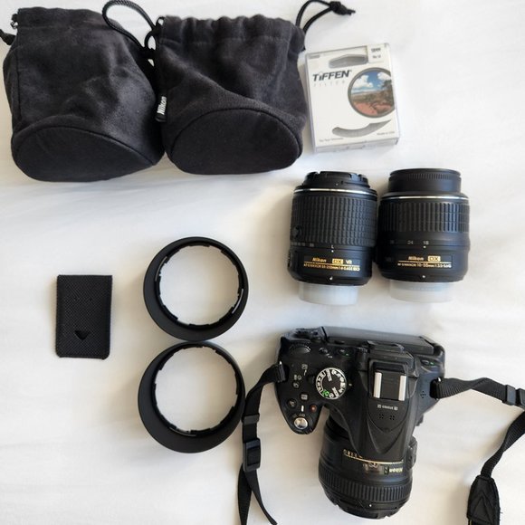 Nikon D5200 DSLR Camera Body and 50mm, 18-55mm and 55-200mm Lenses - Picture 9 of 10